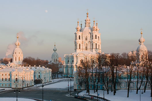 Один из ведущих концертных залов Санкт-Петербурга Смольный собор передан Русской православной церкви