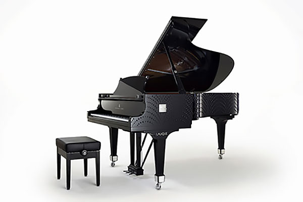 Steinway & Sons и Lalique выпустили «женский» рояль