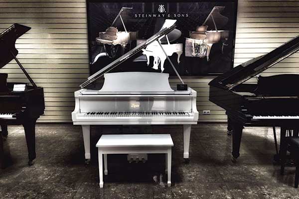 В Москве открылся новый рояльный салон Steinway & Sons