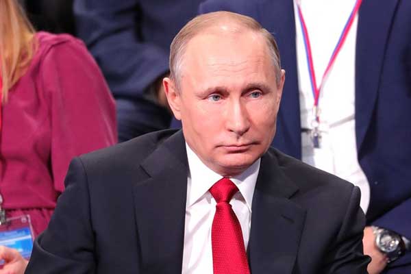 Путин поручил увеличить фонд грантов в области культуры и искусства