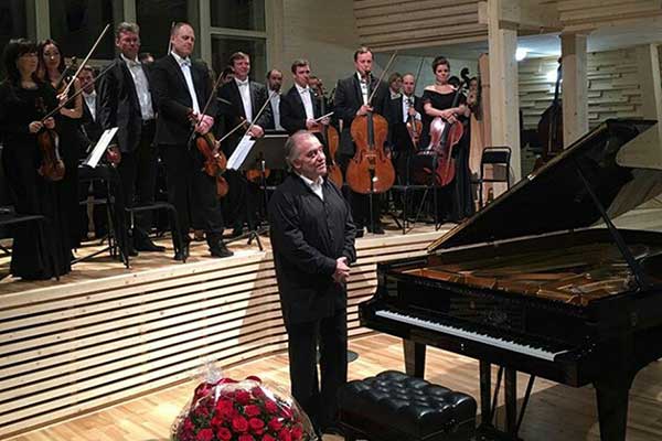 Валерий Гергиев открыл новый концертный зал под Репино