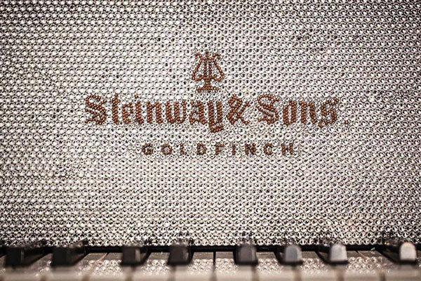 Эксклюзивный рояль Steinway & Sons в кристаллах Сваровски создали по заказу одного из катарских шейхов