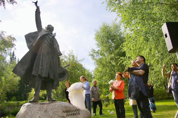В Тобольске открыли памятник Александру Алябьеву