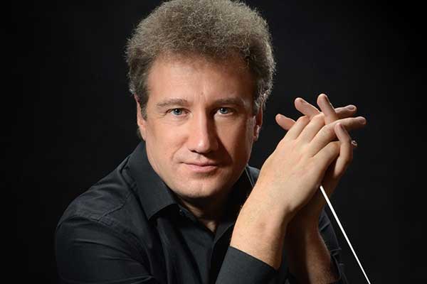 Андрей Аниханов возглавил Волгоградский академический симфонический оркестр