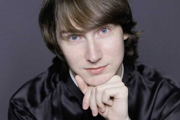 Шотландский камерный оркестр выбрал главным дирижером 30-летнего россиянина Максима Емельянычева