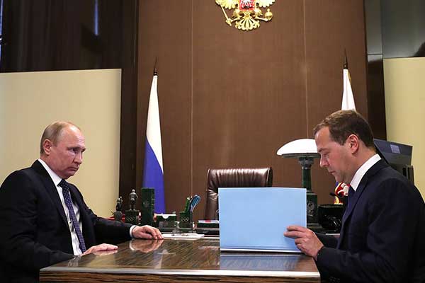 Владимир Путин утвердил состав нового правительства. Владимир Мединский и Ольга Васильева сохранили свои посты