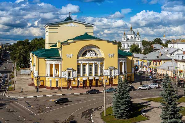 Ярославский губернатор выступил против объединения Александринского и Волковского театров