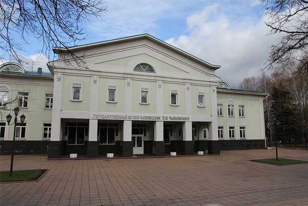 Кабмин предложил создать музыкально-культурный центр на базе музея-заповедника Чайковского