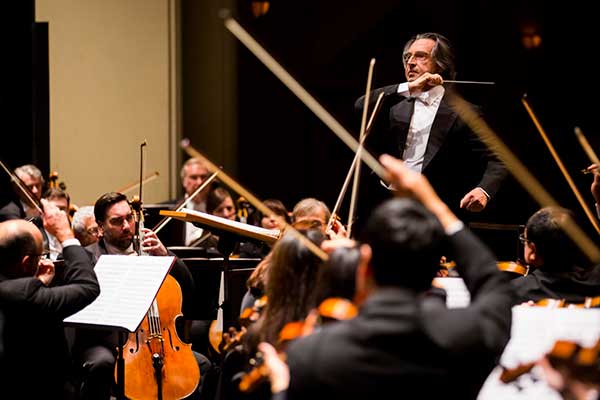 Чикагский симфонический оркестр приветствует предложение мэра Чикаго помочь положить конец забастовке