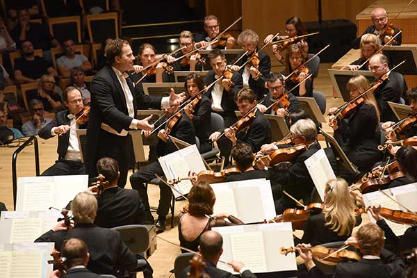 Впервые на сцене Пермской филармонии Лионский Национальный оркестр
