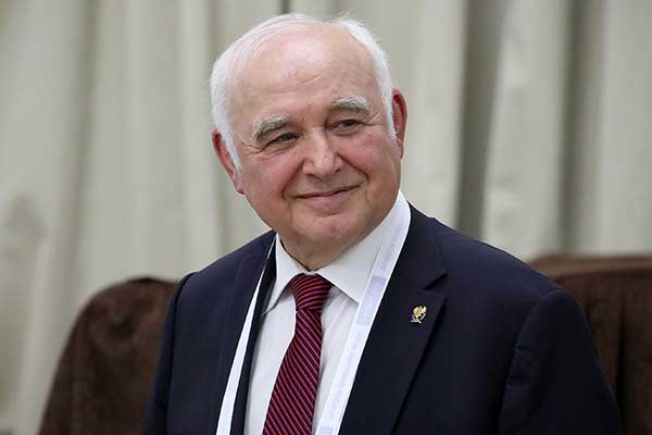 Директор Свердловской филармонии Александр Колотурский стал почетным гражданином Свердловской области