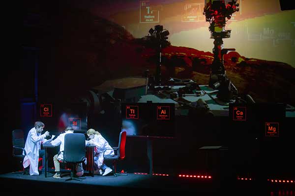 «Почему мы хотим улететь на Марс?» / О премьере оперы Николая Попова «Curiosity» в Электротеатре