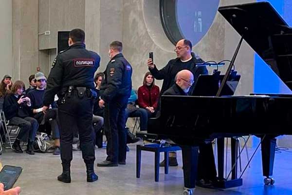 Сильвестров, Любимов, полиция: о концерте в ДК Рассвет 13 апреля