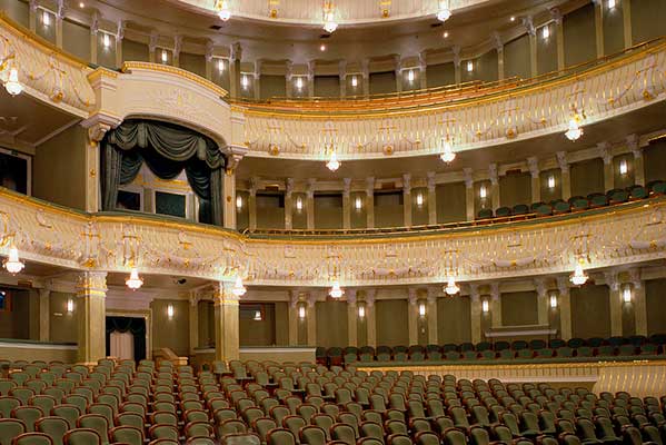 Мировые премьеры одноактных балетов «Танцемания», «Made in Bolshoi (Сделано в Большом»), «Времена года» (7-10 июля 2022, ГАБТ)