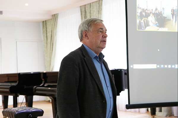 В Новосибирской специальной музыкальной школе – новый директор